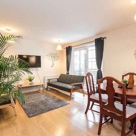 אדינבורו Elegant 2 Bedroom City Centre Apartment - Free Parking - Private Balcony מראה חיצוני תמונה