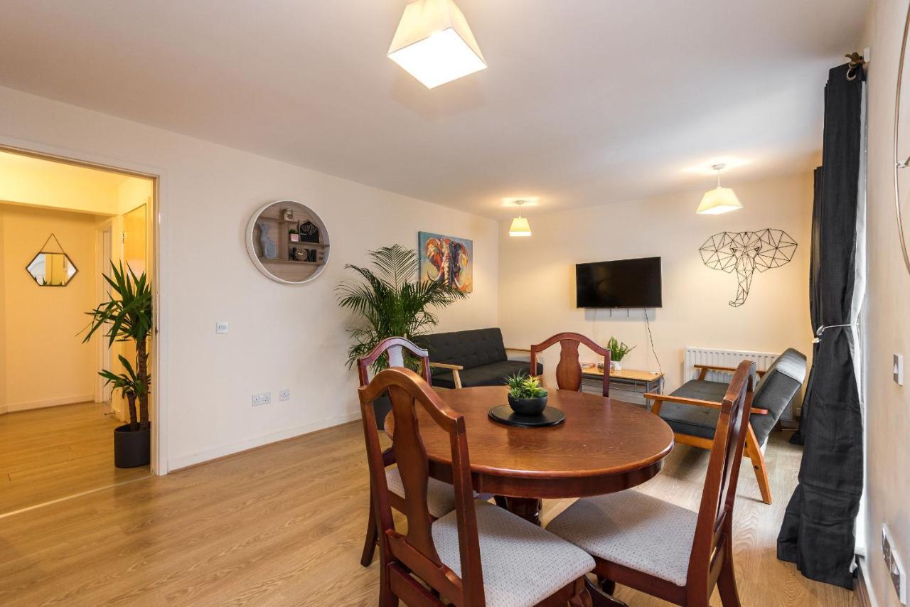 אדינבורו Elegant 2 Bedroom City Centre Apartment - Free Parking - Private Balcony מראה חיצוני תמונה
