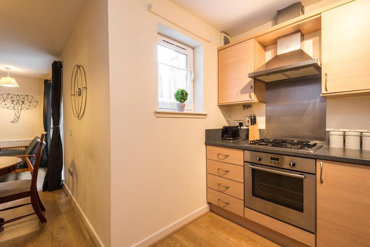 אדינבורו Elegant 2 Bedroom City Centre Apartment - Free Parking - Private Balcony מראה חיצוני תמונה