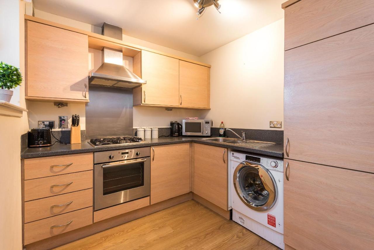 אדינבורו Elegant 2 Bedroom City Centre Apartment - Free Parking - Private Balcony מראה חיצוני תמונה