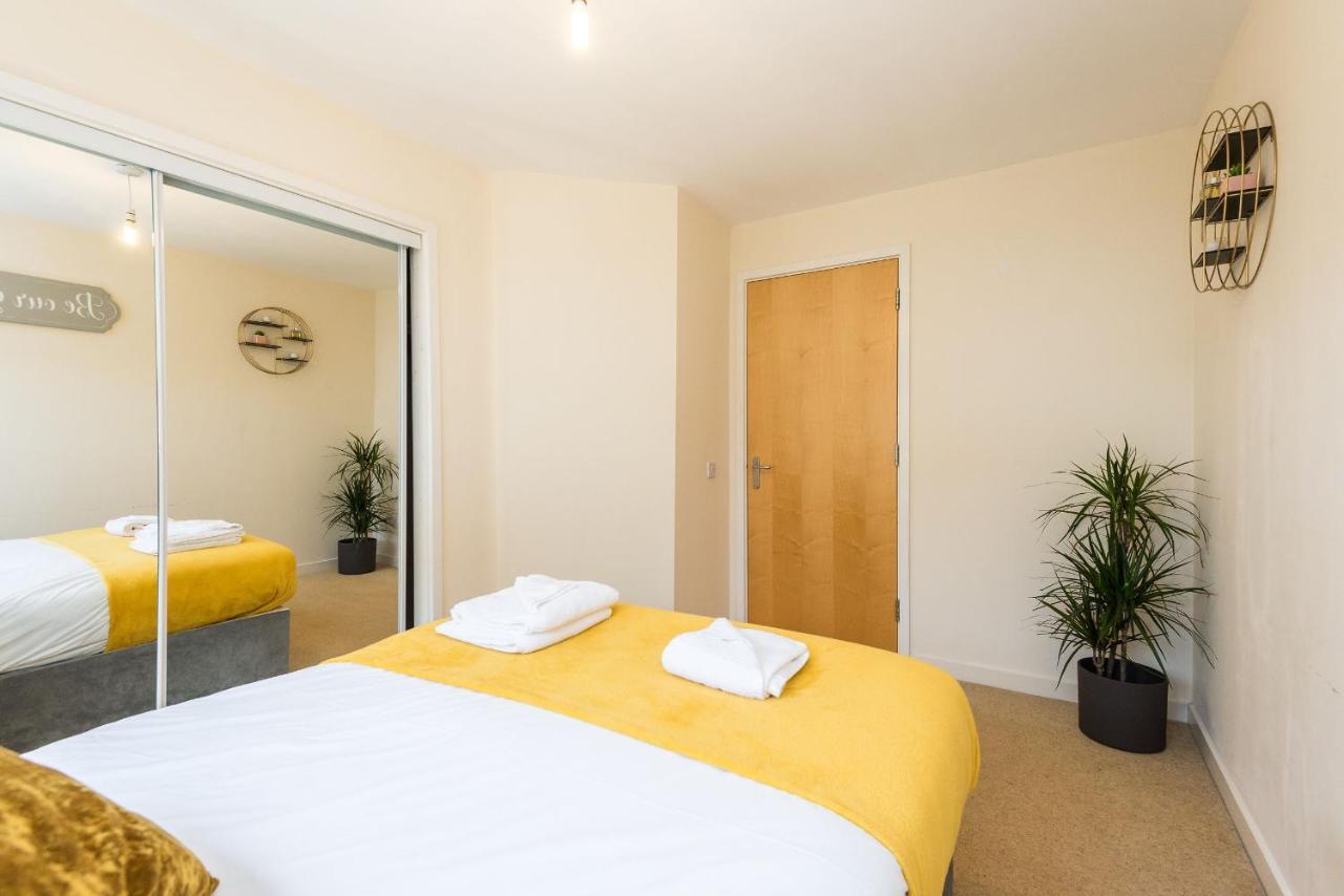 אדינבורו Elegant 2 Bedroom City Centre Apartment - Free Parking - Private Balcony מראה חיצוני תמונה