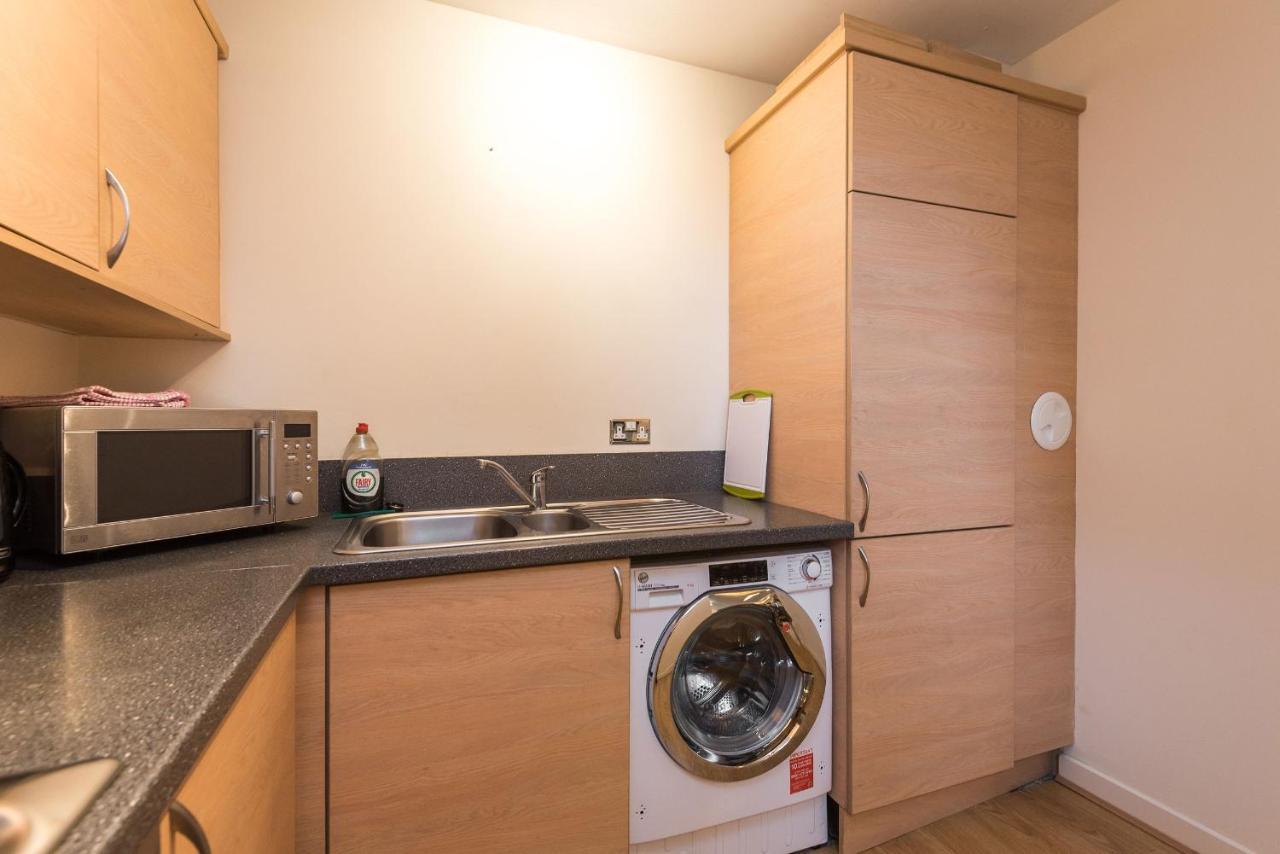 אדינבורו Elegant 2 Bedroom City Centre Apartment - Free Parking - Private Balcony מראה חיצוני תמונה